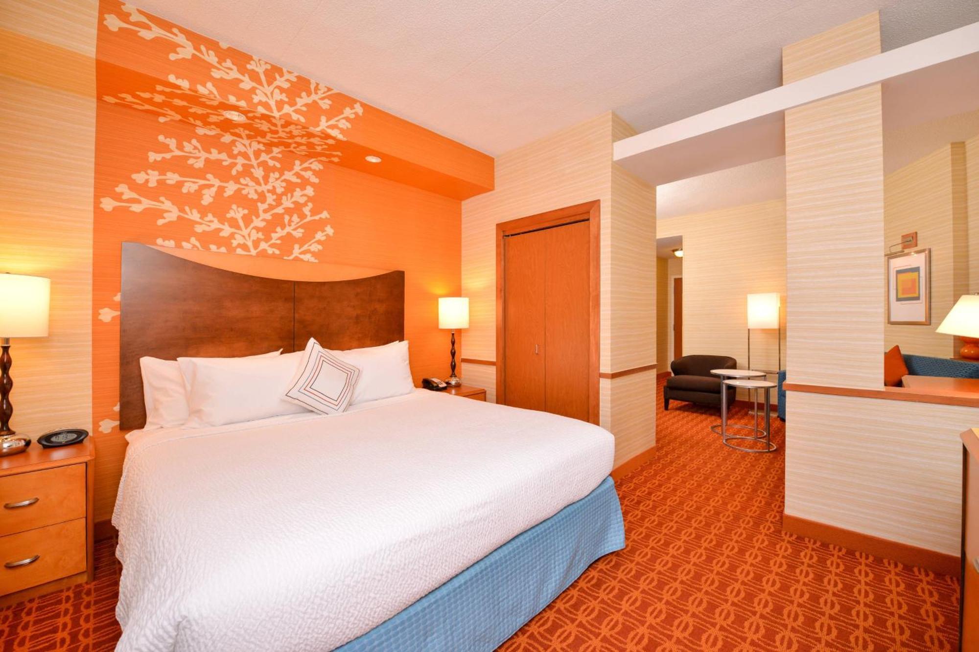 Fairfield & Hotel White Marsh