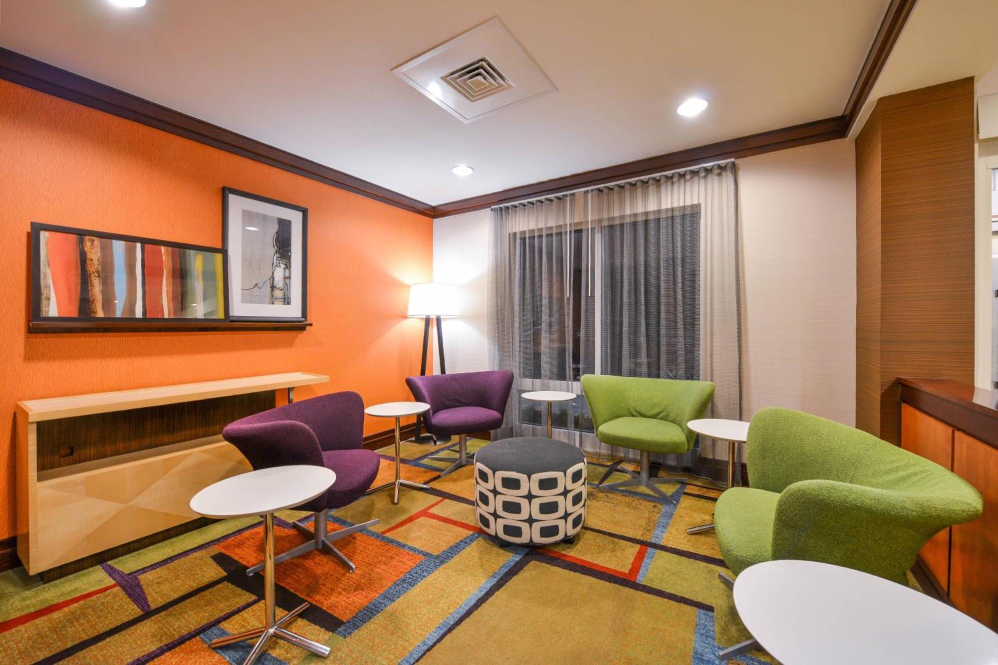 Hotel Fairfield & 3*