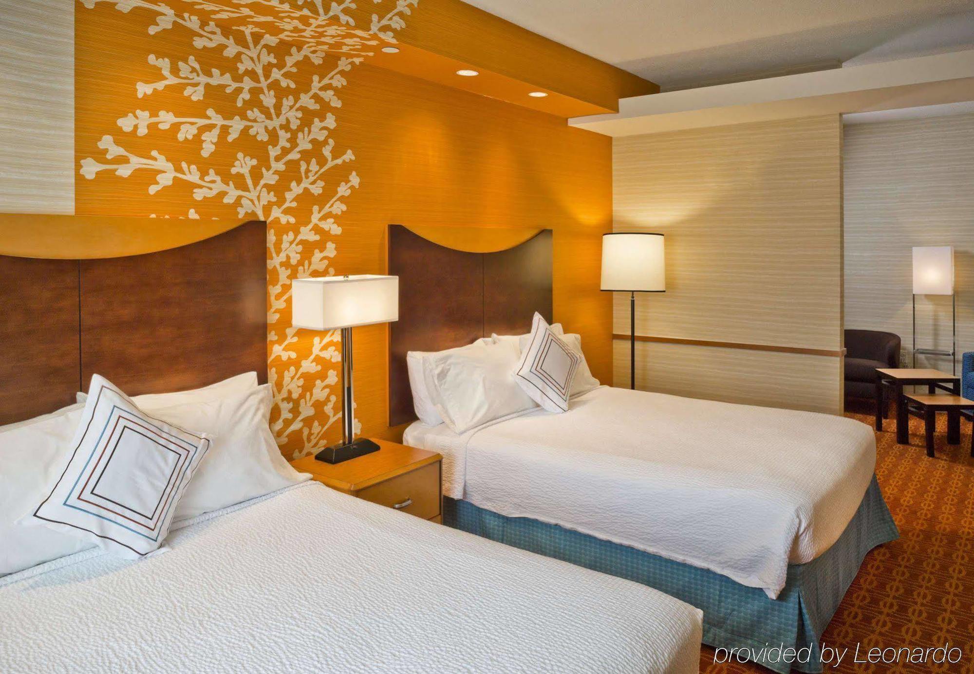 Hotel Fairfield & White Marsh