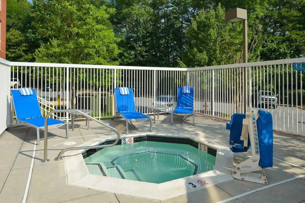 Hotel Fairfield & 3*